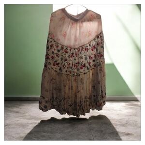 EXpose France USA Italy Floral Cream Skirt